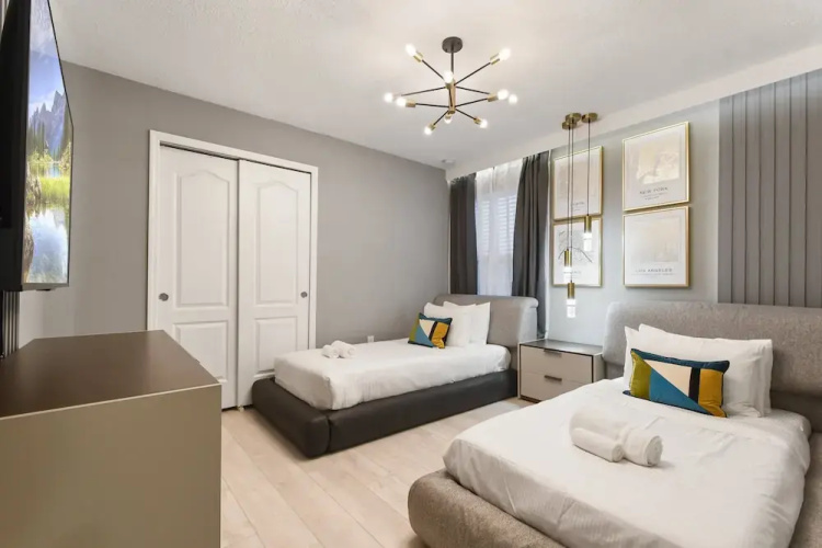 Luxurious Villa With Resort-style Amenities