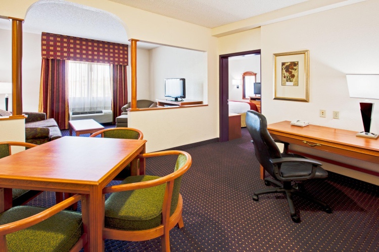 1 Bedroom Suite