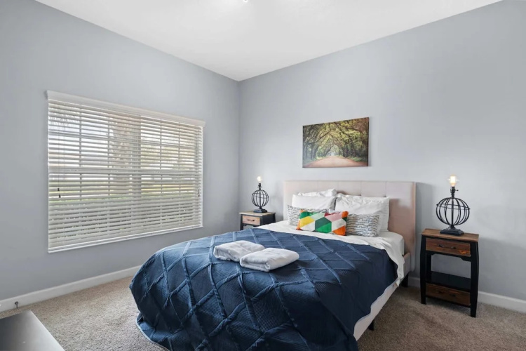 Spacious 4BR Townhome With Pool at Storey Lake