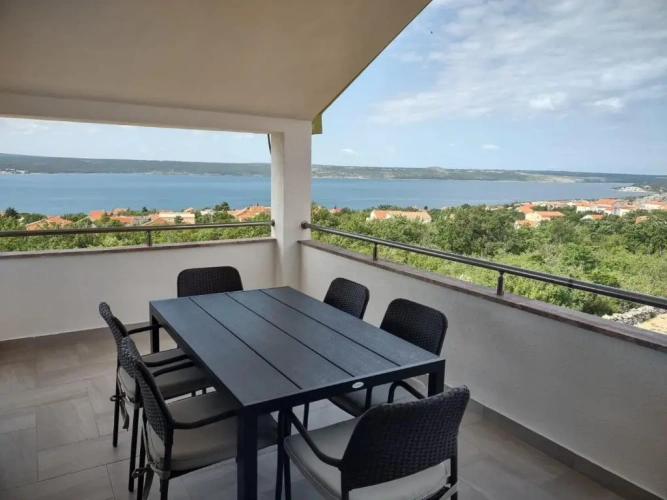 2 Bedrooms Apartment with sea view