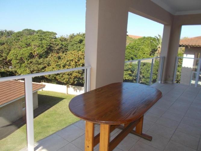 3 Bedrooms Apartment
