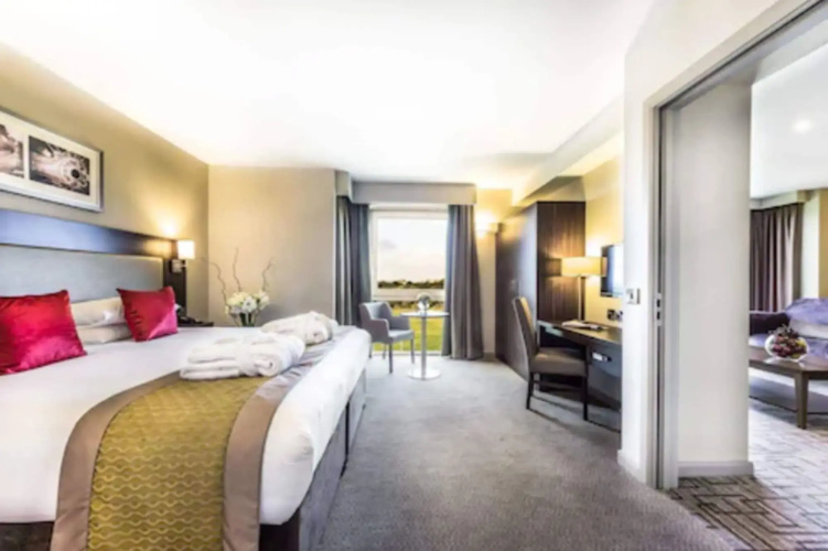 Heston Hyde Hotel