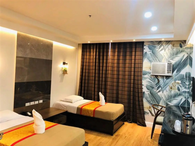 Grand Astoria Hotel