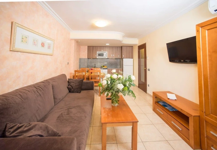2 Bedrooms Apartment with balcony