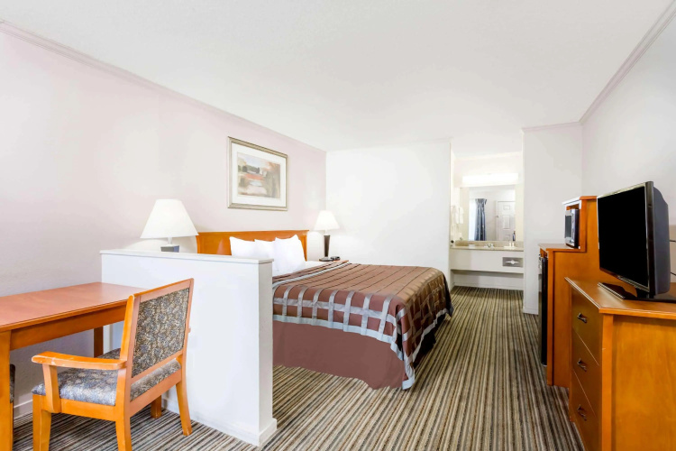 Days Inn by Wyndham Manning