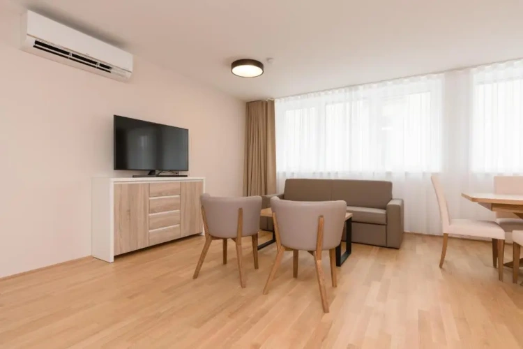 2 Bedrooms Quadruple Apartment