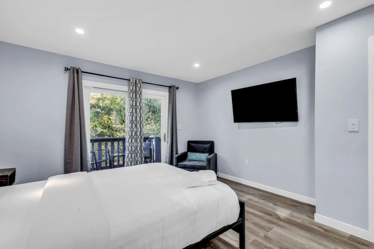 4 Bedrooms Luxury Cottage