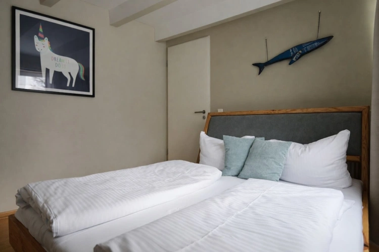3 Bedrooms Apartment