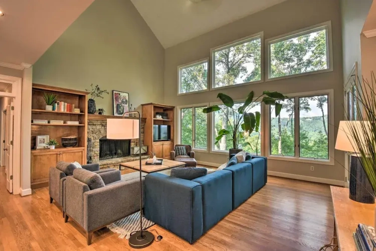5 Bedrooms Cottage