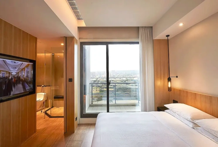 Standard Double room with balcony and with city view