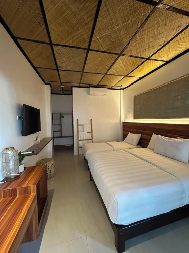 Deluxe Triple room with balcony