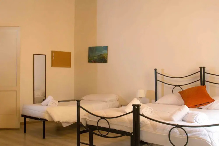 Spacious 4BD Apt Near the Duomo