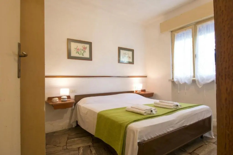 ALTIDO Charming House for 5 with Private Parking and Shared Pool