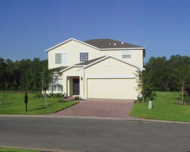 5 Bedrooms Villa