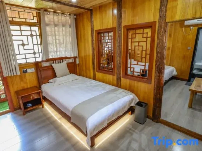 2 Bedrooms Twin Family Suite