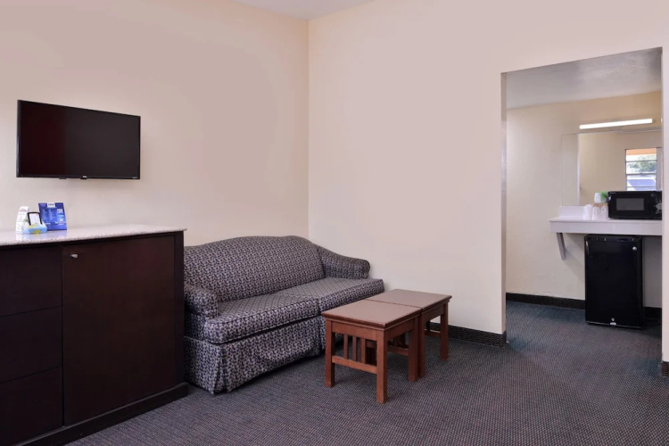 Scottish Inns & Suites
