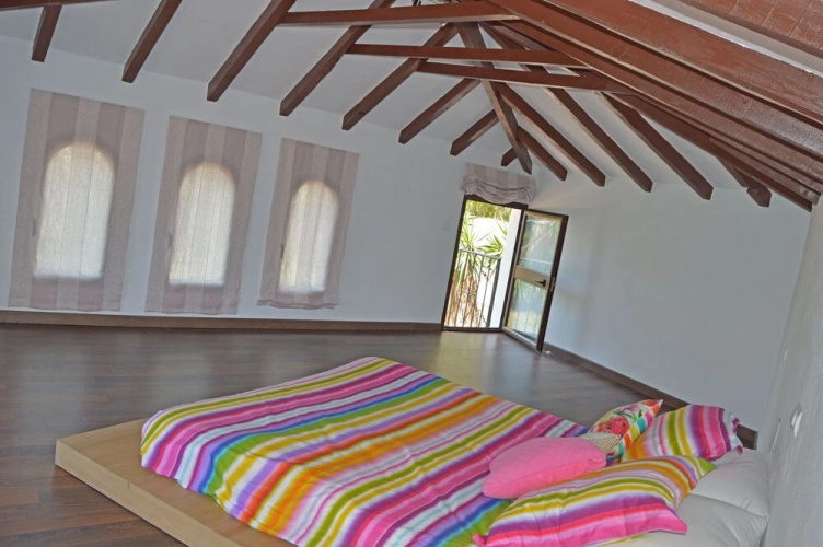 Beachfront villa protected private pool 4 bedrooms Marbella