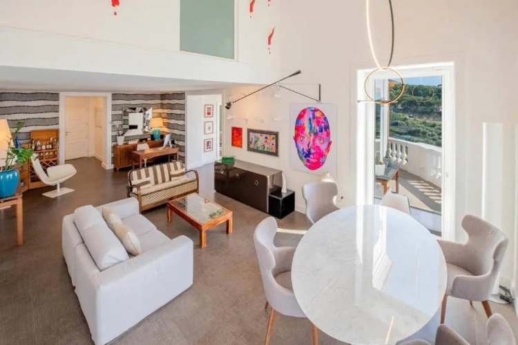 2 Bedrooms Villa