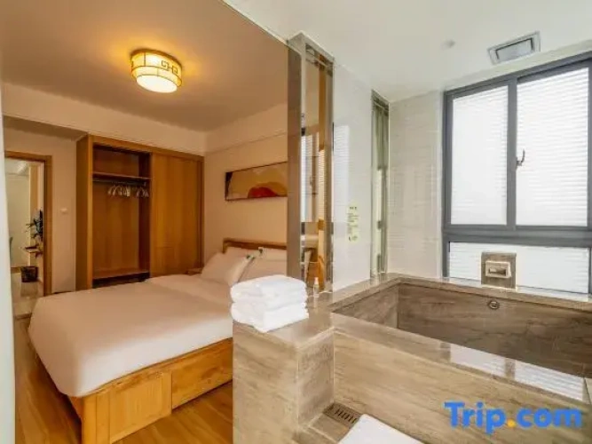 2 Bedrooms Double Suite