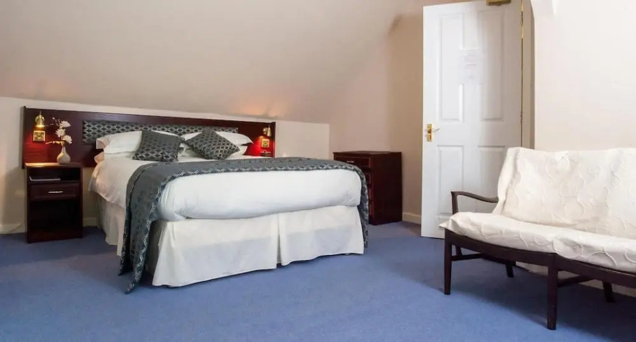 The Cnoc Hotel