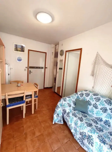 Comfy 2 Bedroom Flat Near the Beach