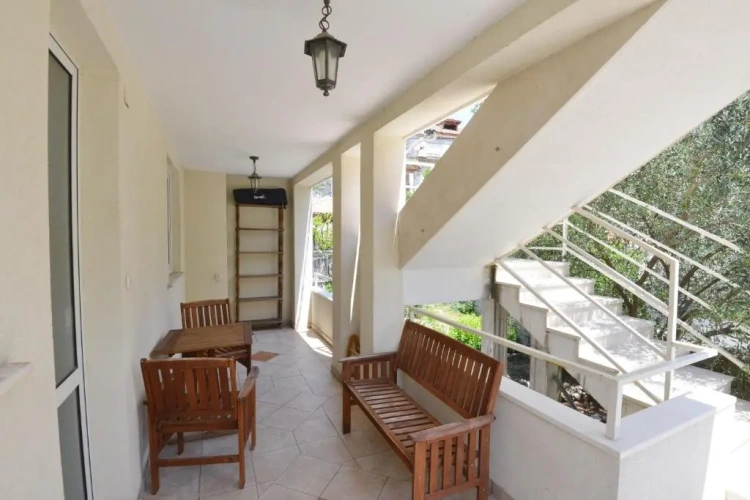 1 Bedroom Apartment with balcony and with garden view