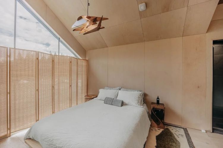 58mf - Wi-fi - Pets Ok - Evc - Amazing Views 2 Bedroom Cabin by RedAwning