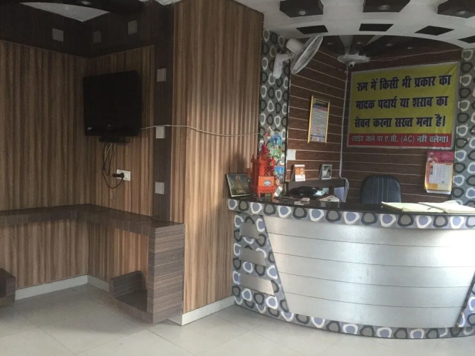 OYO 82578 Hotel Giridhar