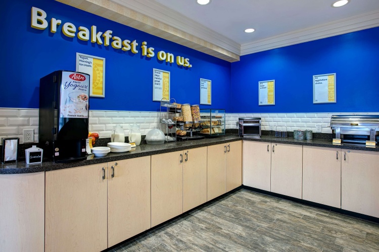 Days Inn & Suites by Wyndham Collingwood photo 12