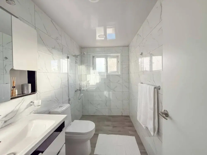 Hillside Condo - 2BR Charming APT Close to Strip!