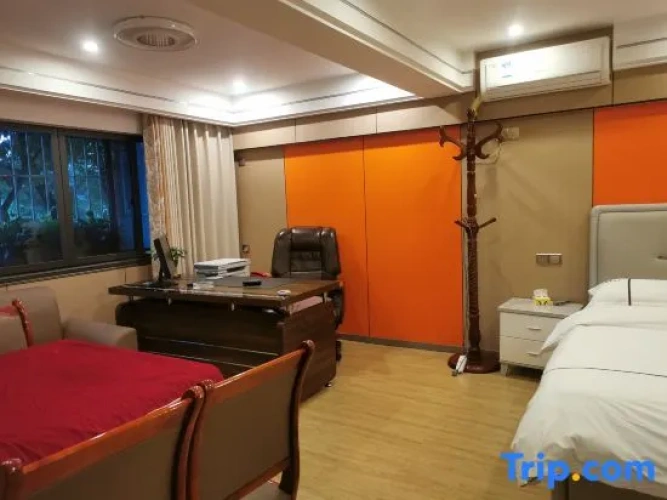 Deluxe Triple Family room