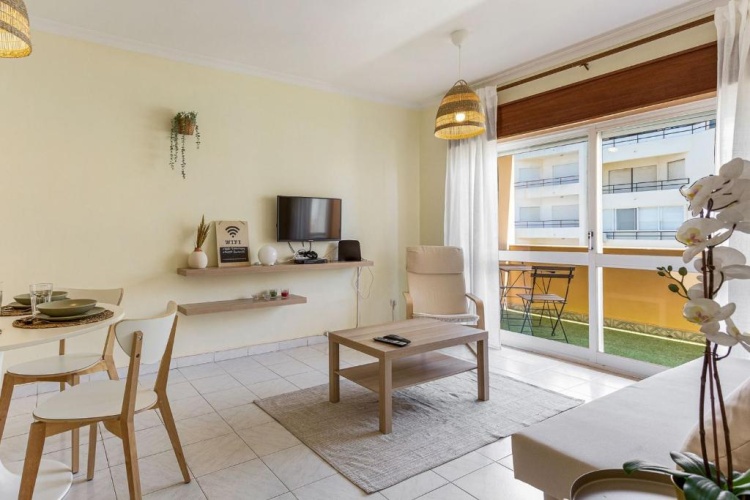1 Bedroom Apartment