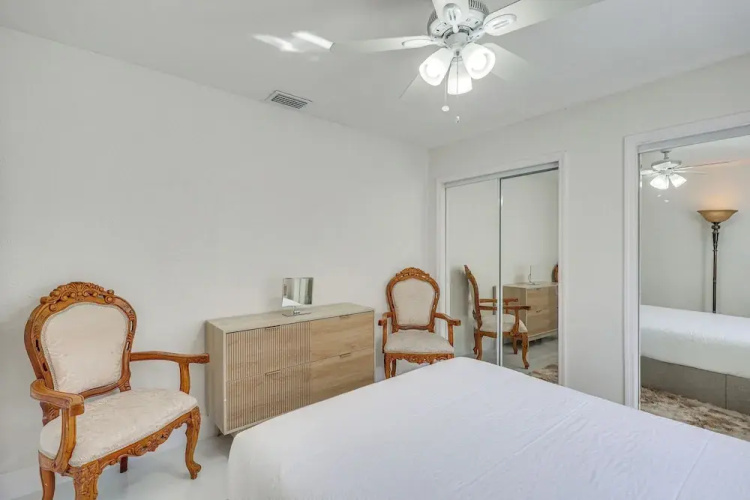 3 Mi to Hard Rock Stadium: Home w/ Fenced-in Yard!