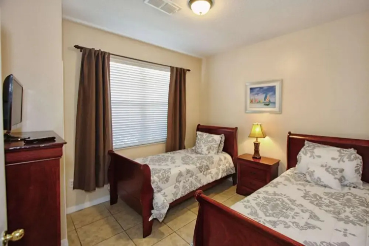 329 Windwood Bay