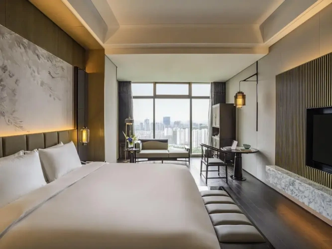 Superior Double room with city view