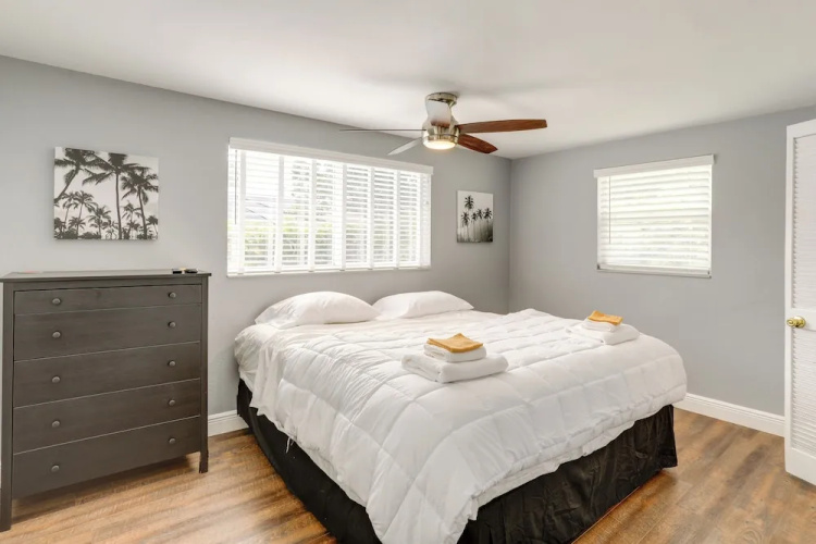 Bright Pinellas Park Getaway w/ Private Pool!