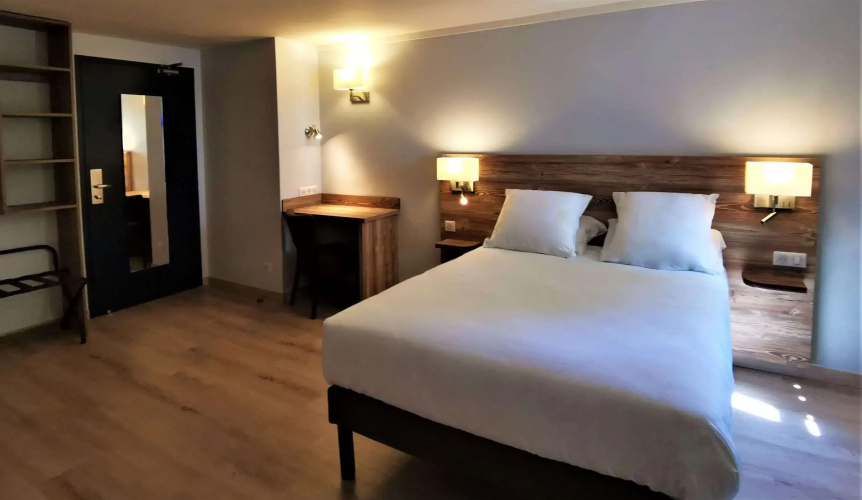 Brit Hotel Confort Pau Lons