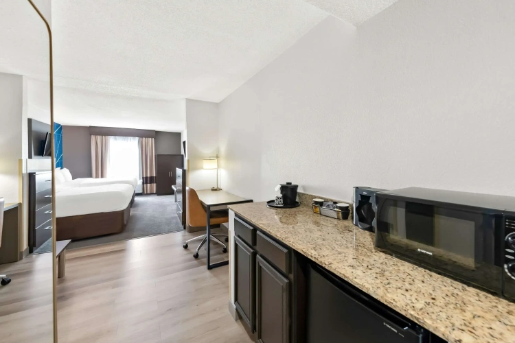 Quadruple Suite