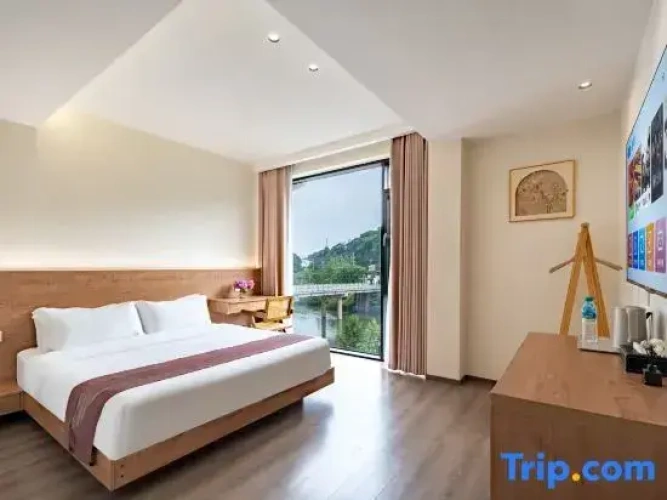 Standard Double room with river view