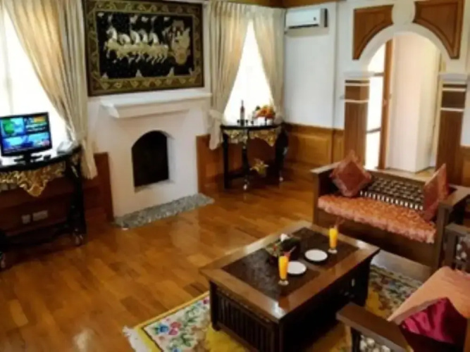 Royal Reward Resort