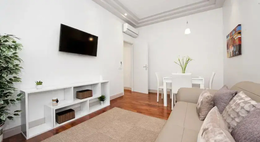 Friendly Rentals Stella