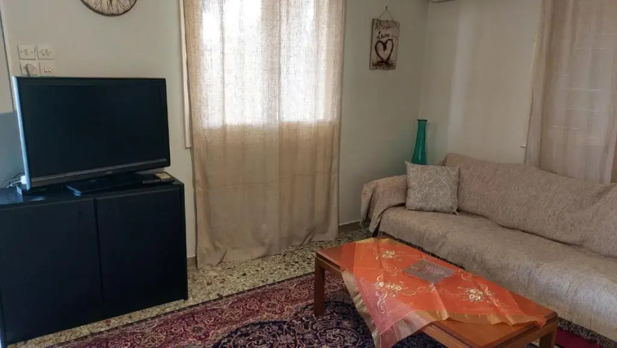 Airport Friendly House 2
