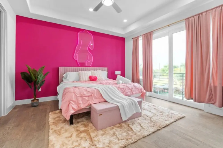 Perfect Houston Group Stay for 12 With 6 Beds 6 Baths