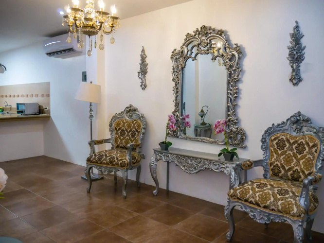 The Royalty Inn ApartmentHotel #1