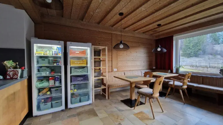 Alpinum Hostel