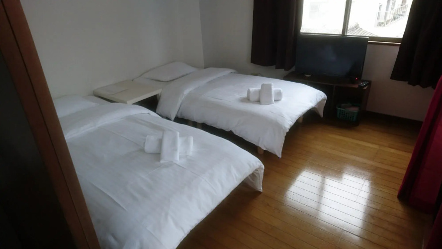 Pine Tree Hotel