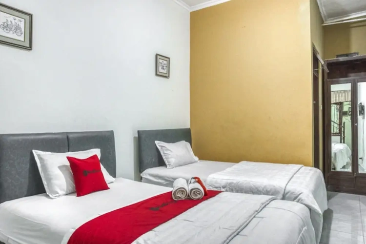 Standard Twin room