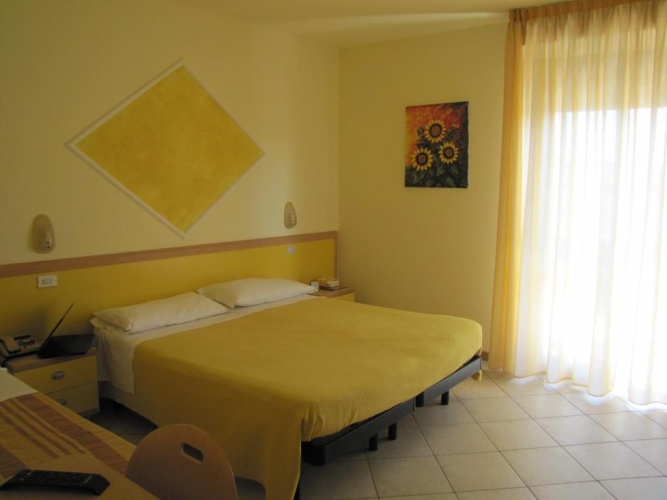 Standard Triple room with balcony