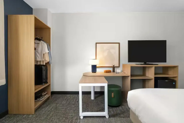 Spark by Hilton Victoria