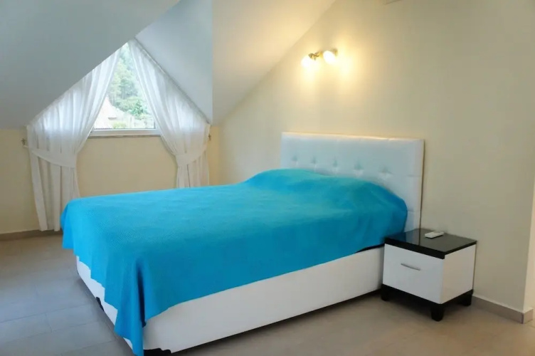 Aquamarine Apartments